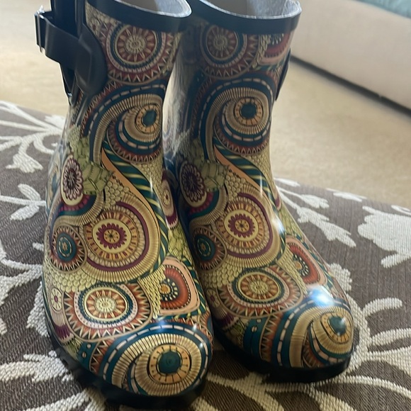 Nomad Droplet Rain Boot - Size 7 - Picture 3 of 3